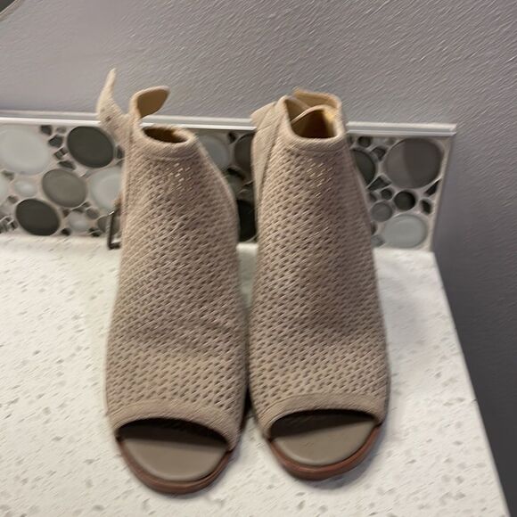 Sam Edelman woman’s peep toe booties - Picture 2 of 11